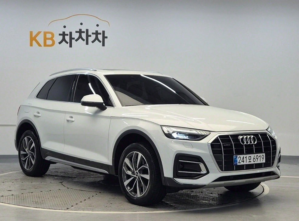 아우디 Q5 45 TFSI 콰트로 사진 2