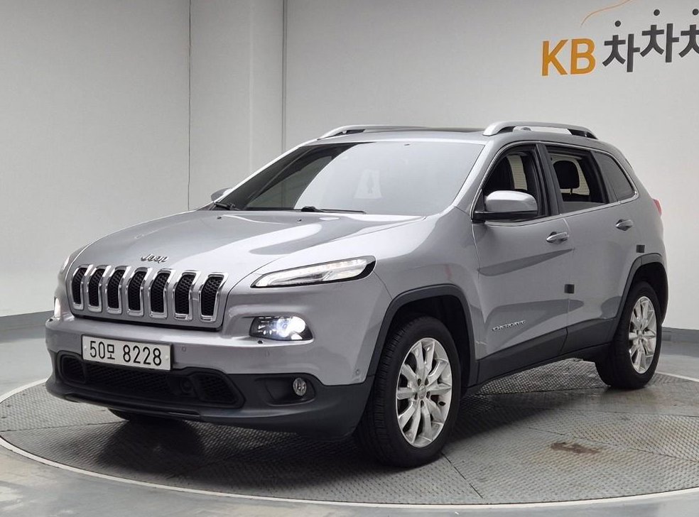 지프 체로키 2.4 론지튜드 AWD