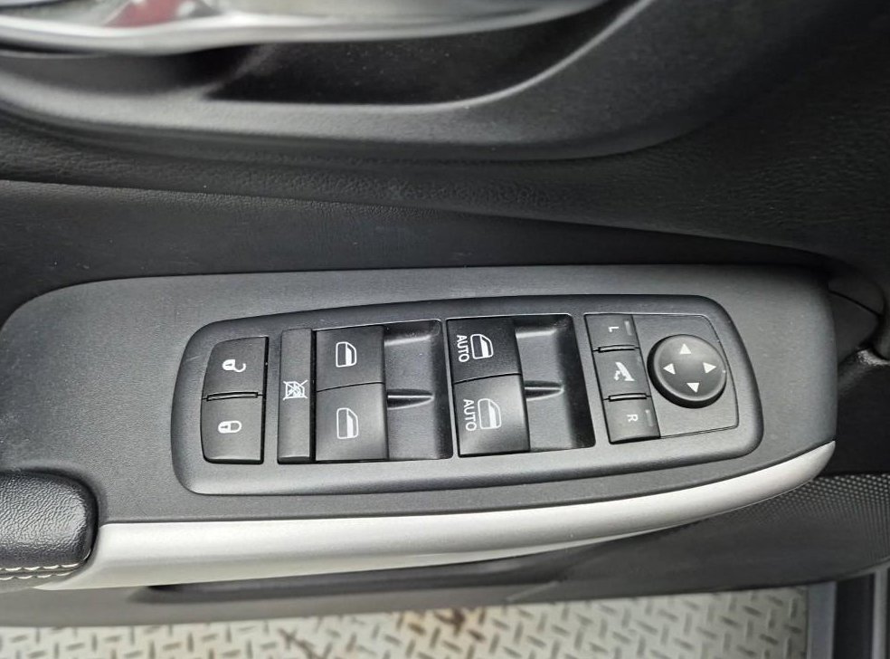 지프 체로키 2.4 론지튜드 AWD 사진 19