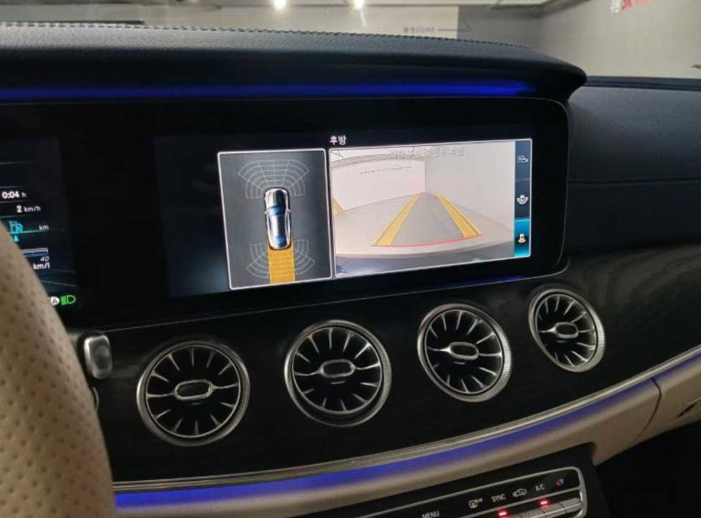 벤츠 E 클래스 E220d 쿠페 사진 14