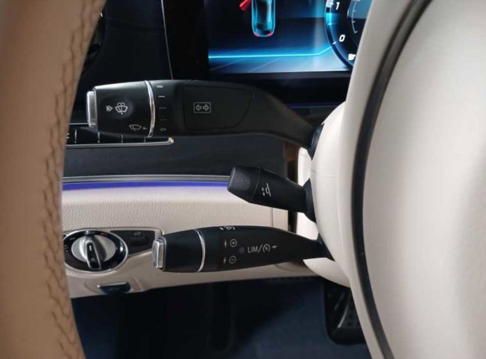 벤츠 E 클래스 E220d 쿠페 사진 17