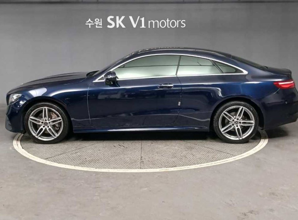 벤츠 E 클래스 E220d 쿠페 사진 6