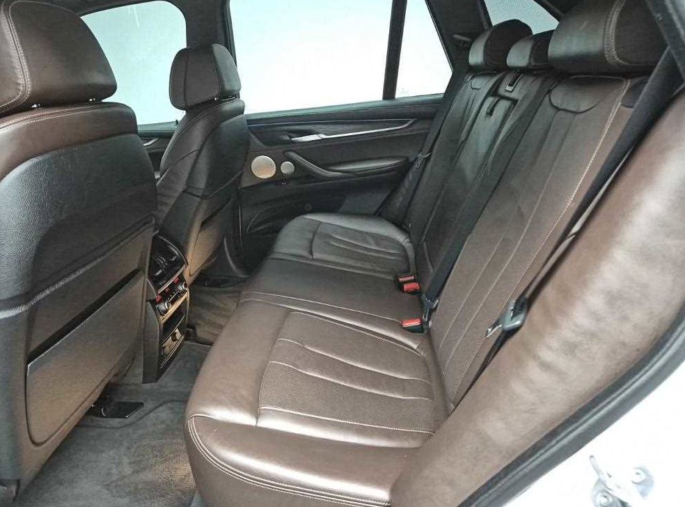 BMW X5 xDrive M50d 사진 12