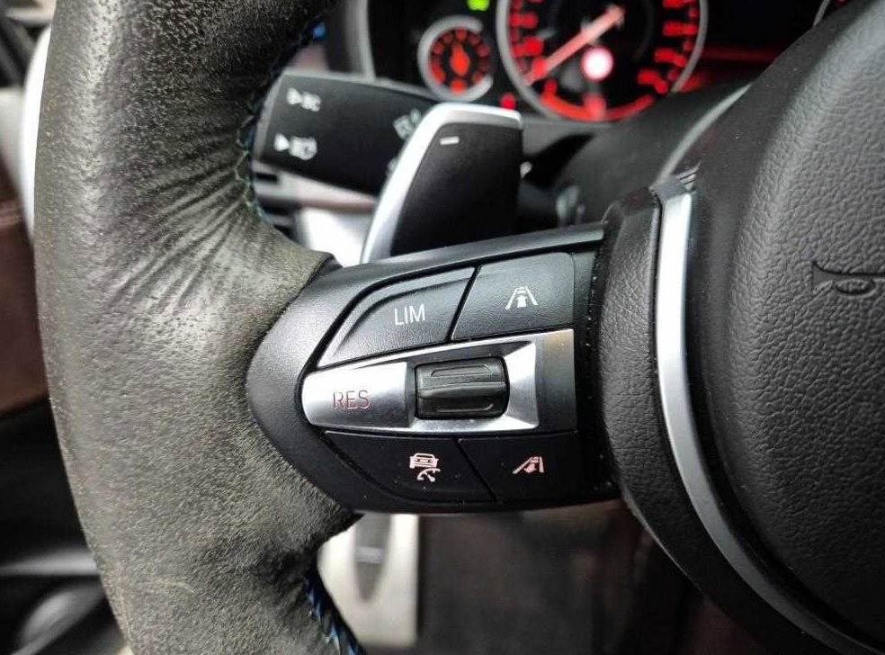 BMW X5 xDrive M50d 사진 16