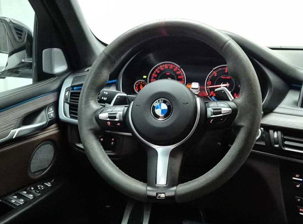 BMW X5 xDrive M50d 사진 9