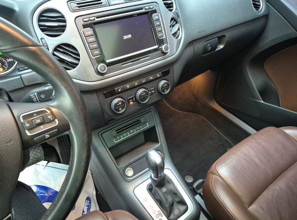 폭스바겐 티구안 2.0 TDI 프리미엄 사진 12