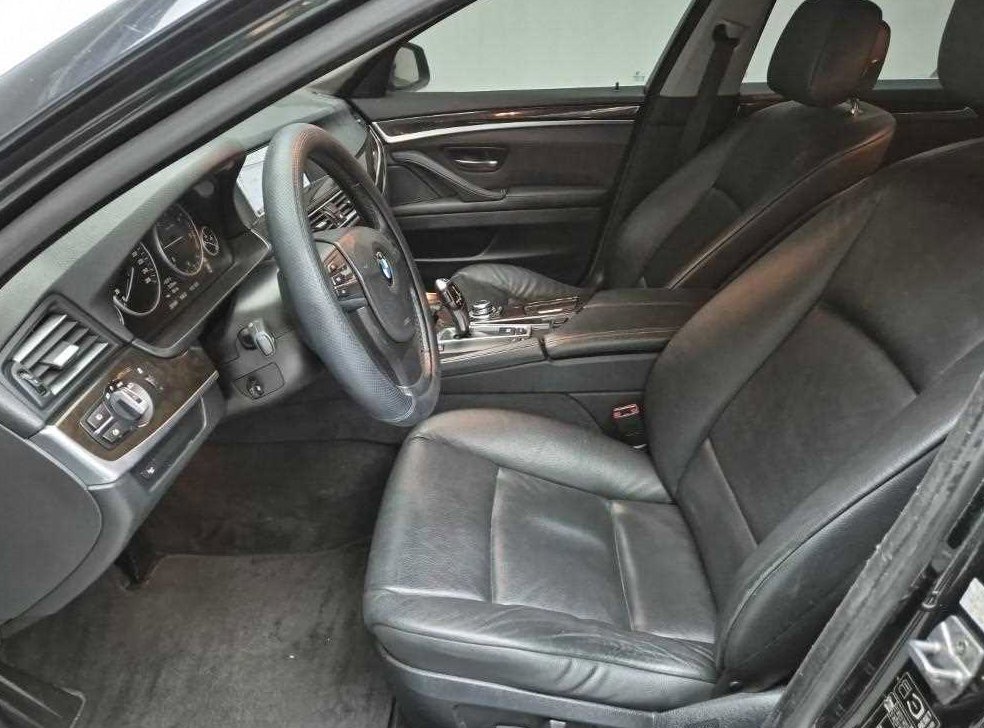 BMW 5시리즈 520d 사진 11