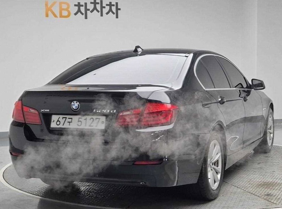 BMW 5시리즈 520d 사진 3