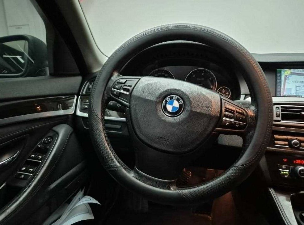 BMW 5시리즈 520d 사진 9