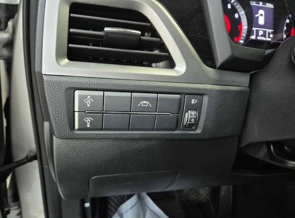 KG모빌리티(쌍용)  코란도 4WD 가솔린 1.5 C5 플러스 사진 18
