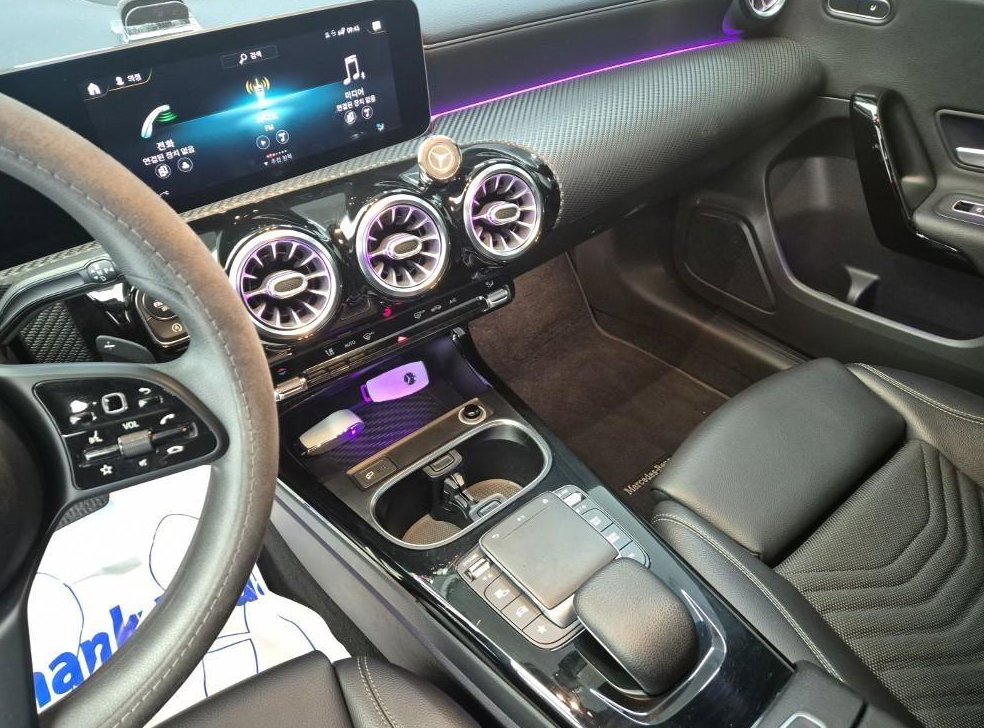 벤츠 A 클래스 A250 4MATIC 세단 사진 10
