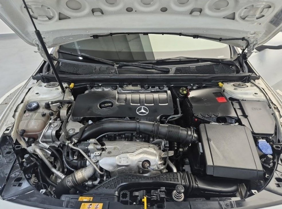 벤츠 A 클래스 A250 4MATIC 세단 사진 5