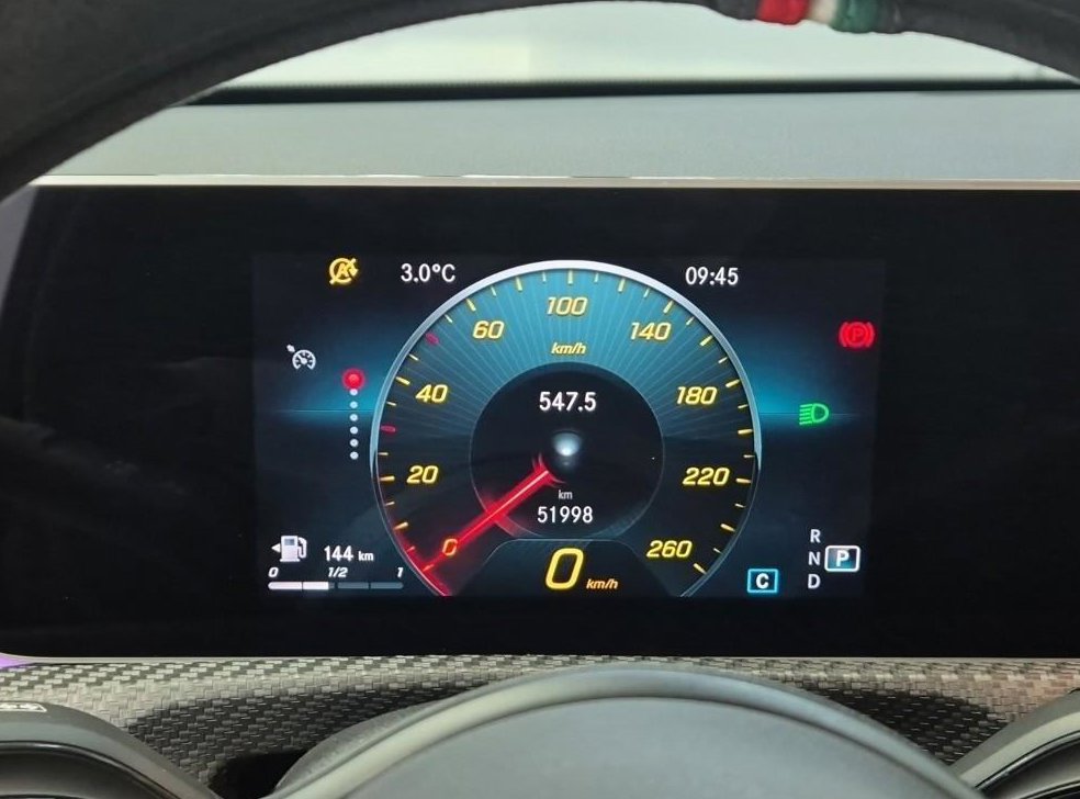 벤츠 A 클래스 A250 4MATIC 세단 사진 6