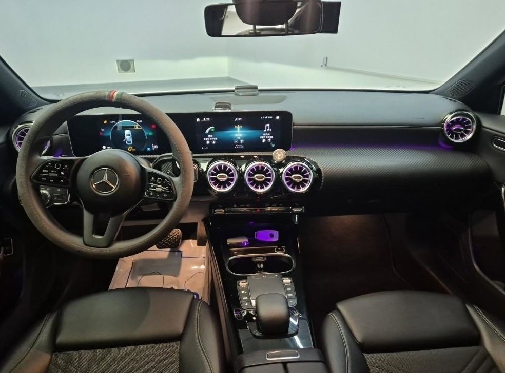 벤츠 A 클래스 A250 4MATIC 세단 사진 7