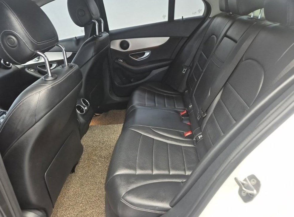 벤츠 C 클래스 C220 d 4MATIC 사진 11