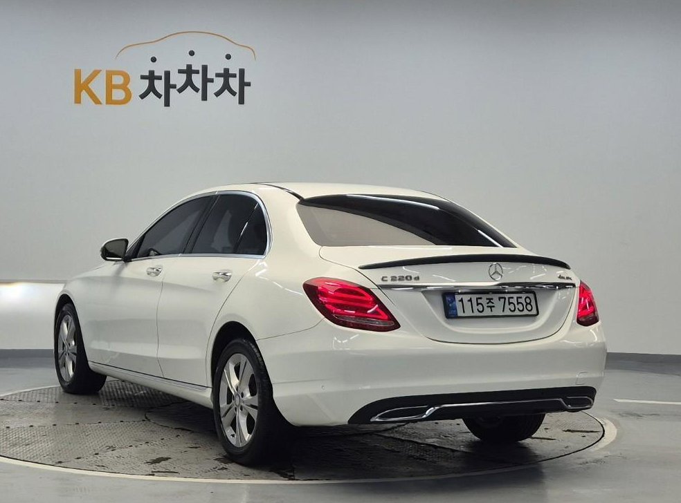 벤츠 C 클래스 C220 d 4MATIC 사진 3