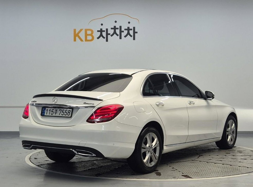 벤츠 C 클래스 C220 d 4MATIC 사진 4