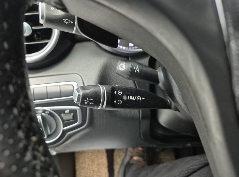 벤츠 C 클래스 C220 d 4MATIC 사진 8