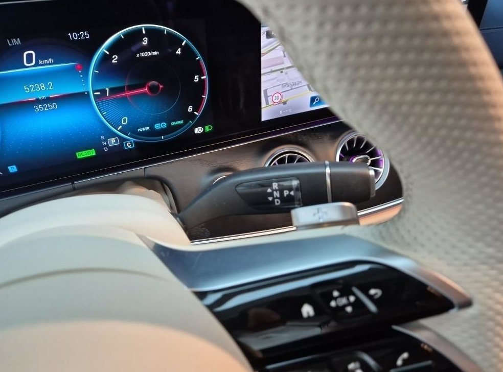 벤츠 E 클래스 E300d 4MATIC 쿠페 사진 10