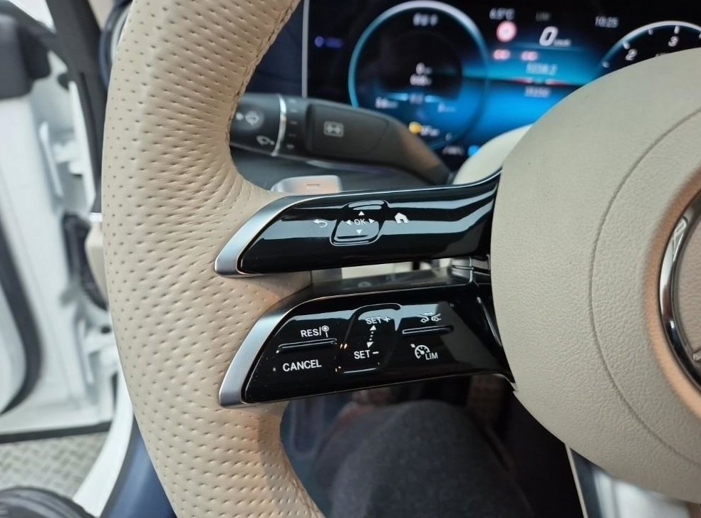벤츠 E 클래스 E300d 4MATIC 쿠페 사진 11