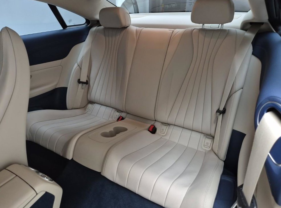 벤츠 E 클래스 E300d 4MATIC 쿠페 사진 13