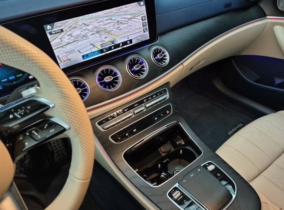 벤츠 E 클래스 E300d 4MATIC 쿠페 사진 7