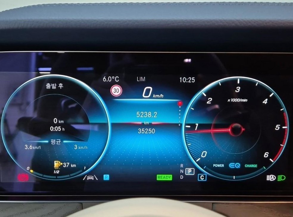 벤츠 E 클래스 E300d 4MATIC 쿠페 사진 9