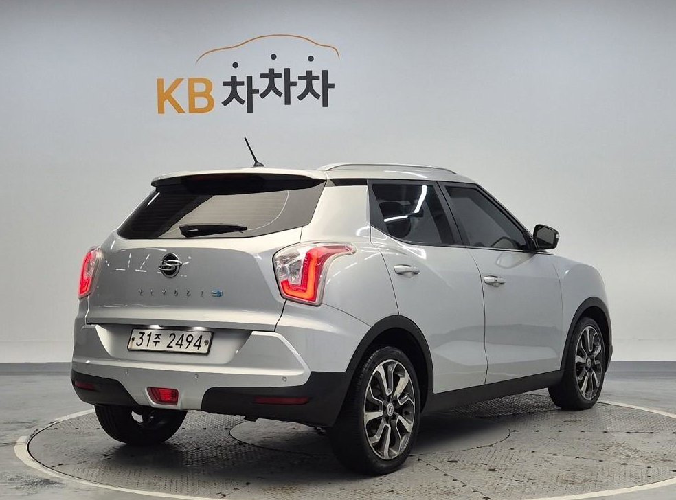 KG모빌리티(쌍용)  티볼리 디젤 2WD 1.6 VX 사진 3