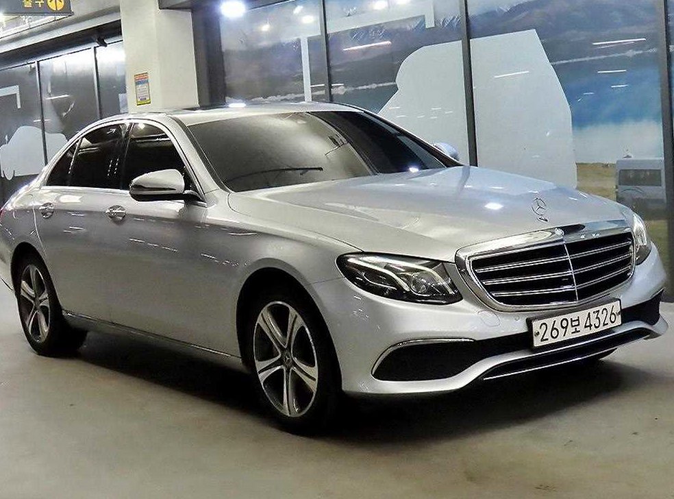 벤츠 E 클래스 E220d 익스클루시브