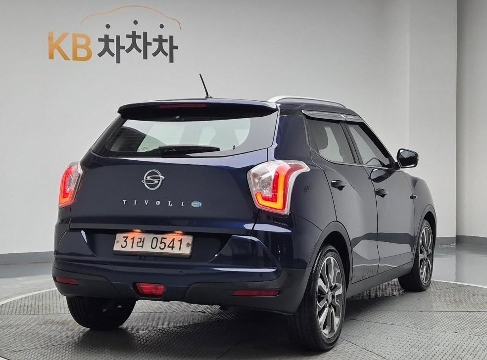 KG모빌리티(쌍용)  티볼리 디젤 2WD 1.6 VX 사진 4