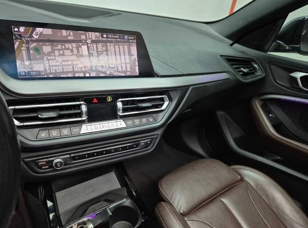BMW 2시리즈 218d M 스포츠 사진 10