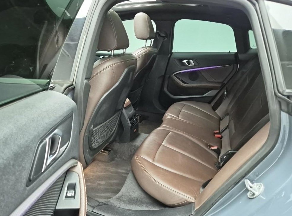 BMW 2시리즈 218d M 스포츠 사진 12