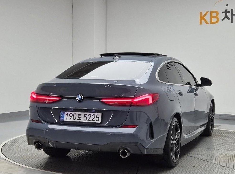 BMW 2시리즈 218d M 스포츠 사진 3