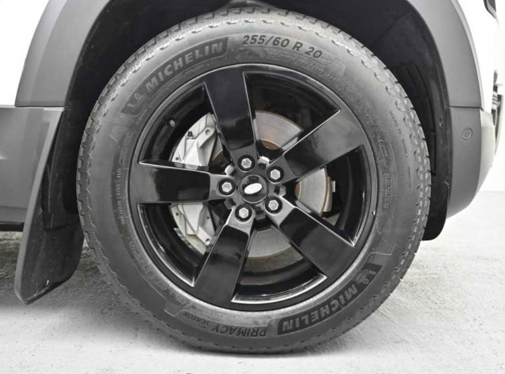 랜드로버 디펜더 110 D300 HSE 사진 5