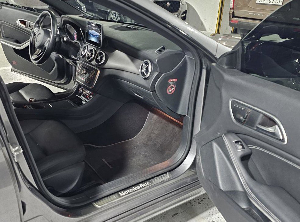 벤츠 CLA 클래스 CLA 200 CDI 사진 15