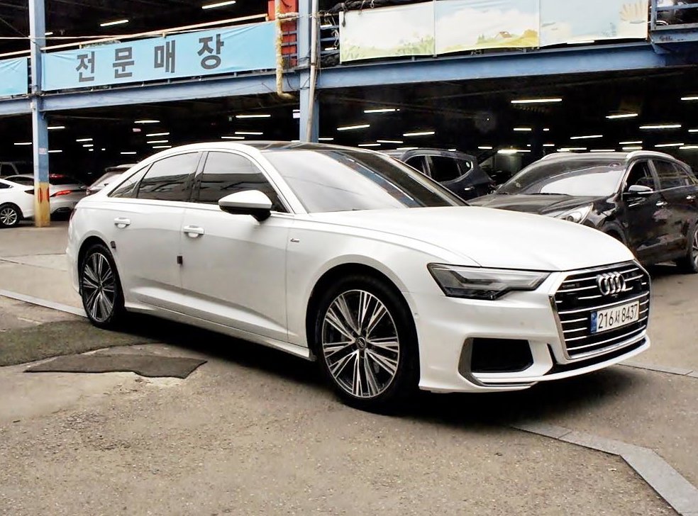 아우디 A6 45 TFSI 콰트로 프리미엄