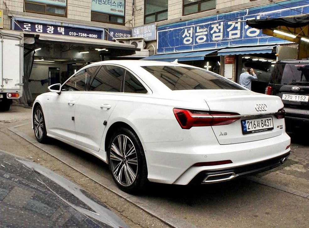 아우디 A6 45 TFSI 콰트로 프리미엄 사진 4