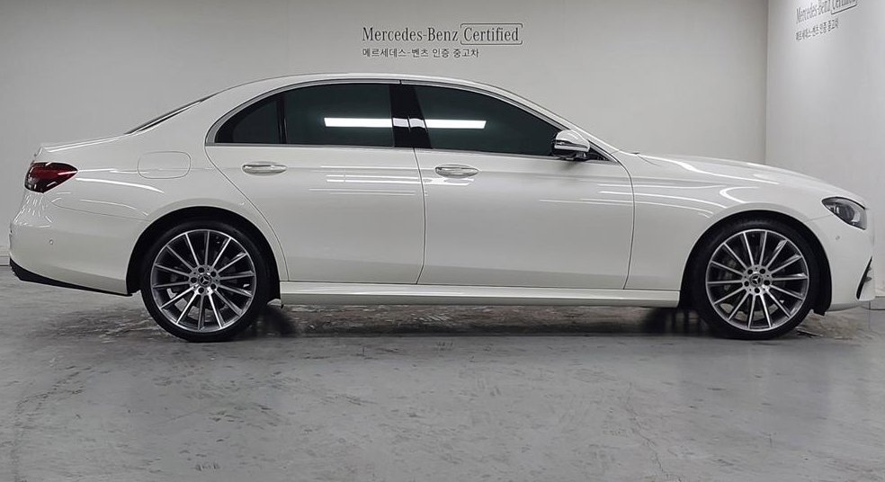 벤츠 E 클래스 E350 4MATIC AMG LINE 사진 2