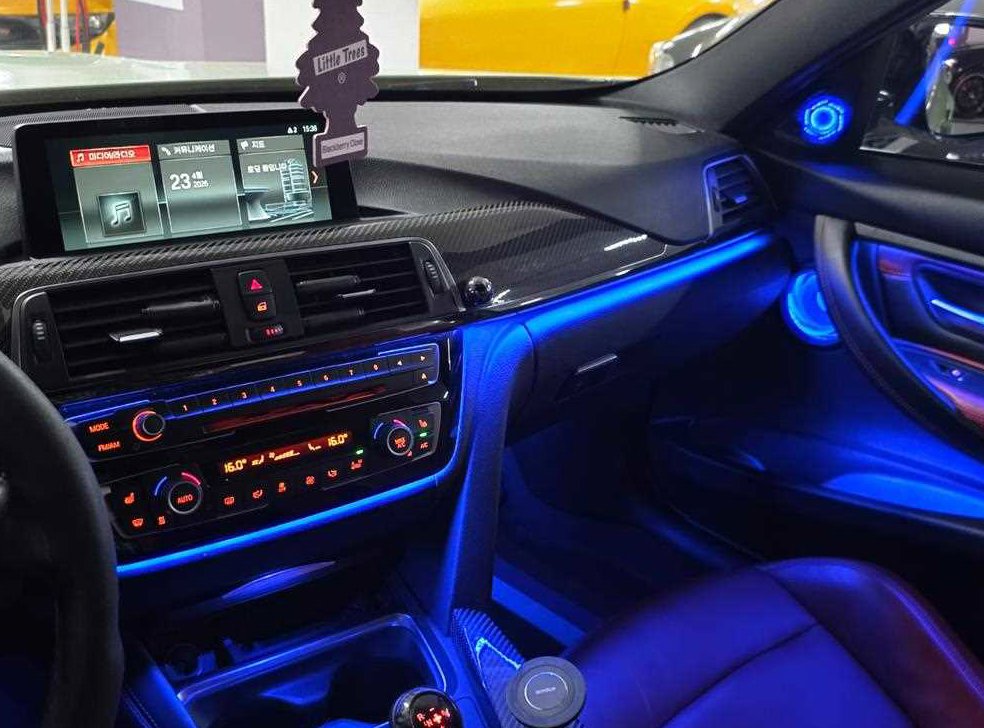 BMW 3시리즈 M3 세단 컴패티션 사진 13