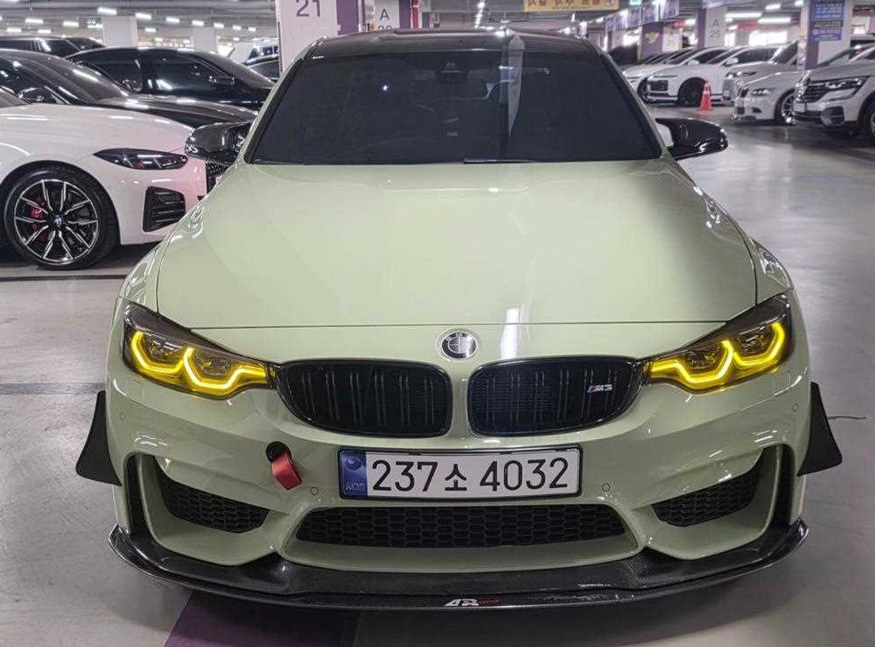 BMW 3시리즈 M3 세단 컴패티션 사진 2