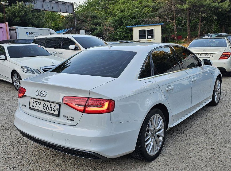 아우디 A4 35 TDI 콰트로 사진 4