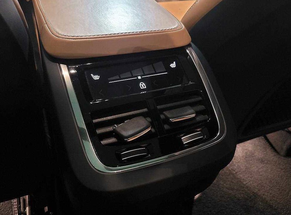 볼보 XC90 2.0 B6 AWD 사진 16