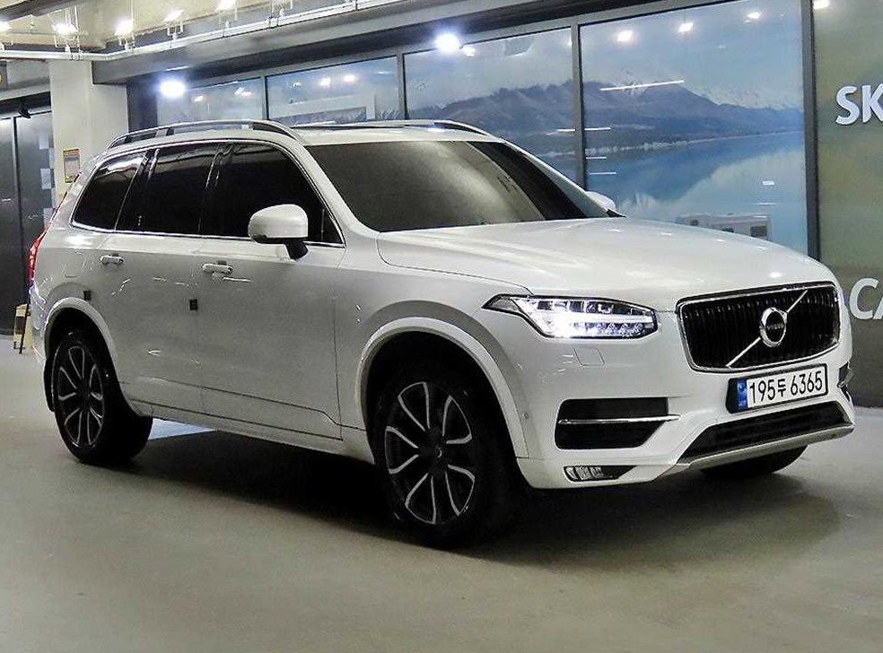 볼보 XC90 2.0 D5 AWD