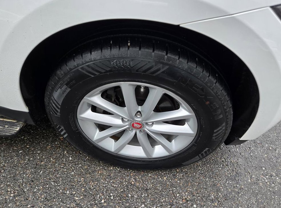 재규어 F-PACE 20d 포트폴리오 사진 20