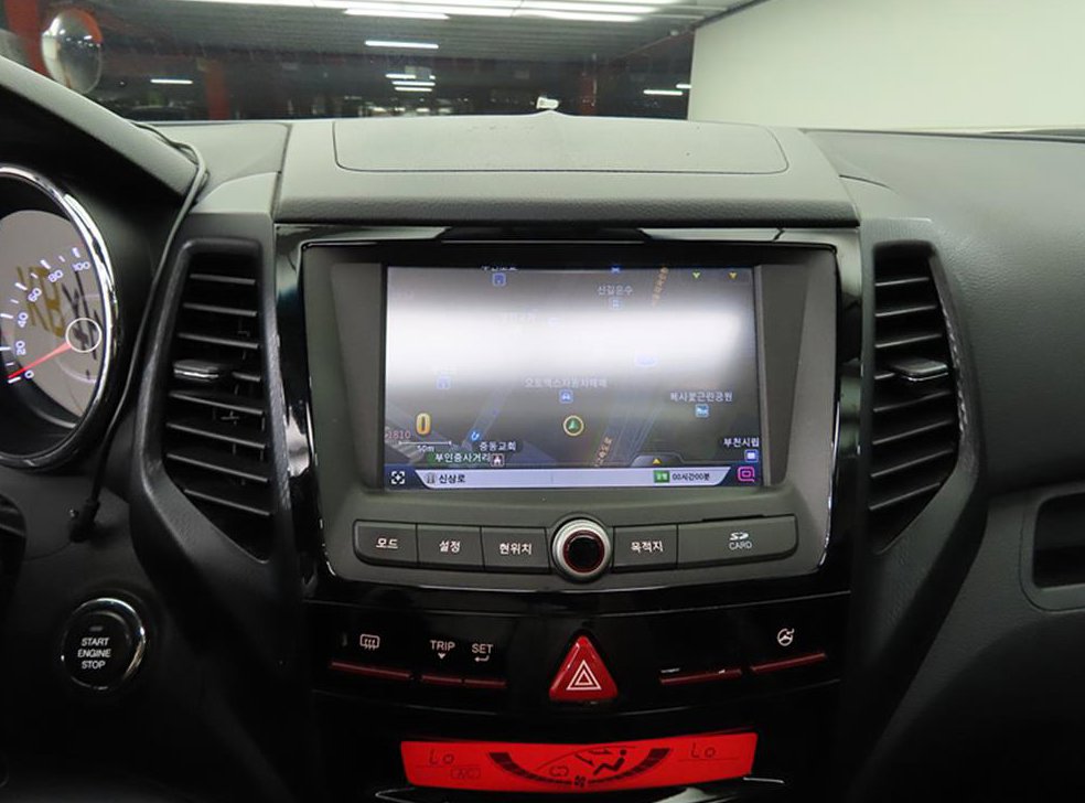 KG모빌리티(쌍용)  티볼리 4WD 디젤 1.6 RX 사진 15