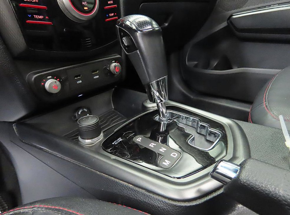 KG모빌리티(쌍용)  티볼리 4WD 디젤 1.6 RX 사진 9