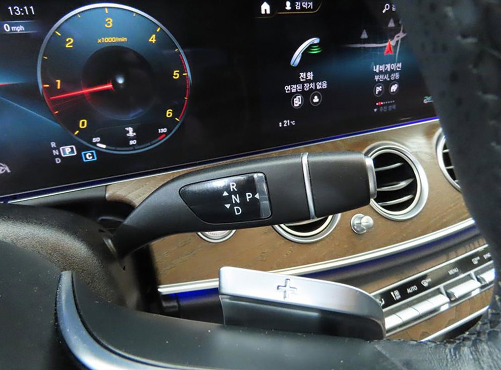 벤츠 E 클래스 E220d 4MATIC 익스클루시브 사진 11