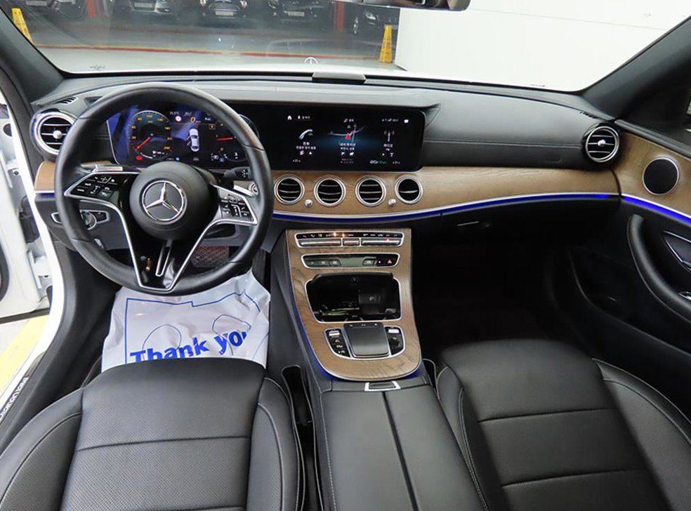 벤츠 E 클래스 E220d 4MATIC 익스클루시브 사진 7