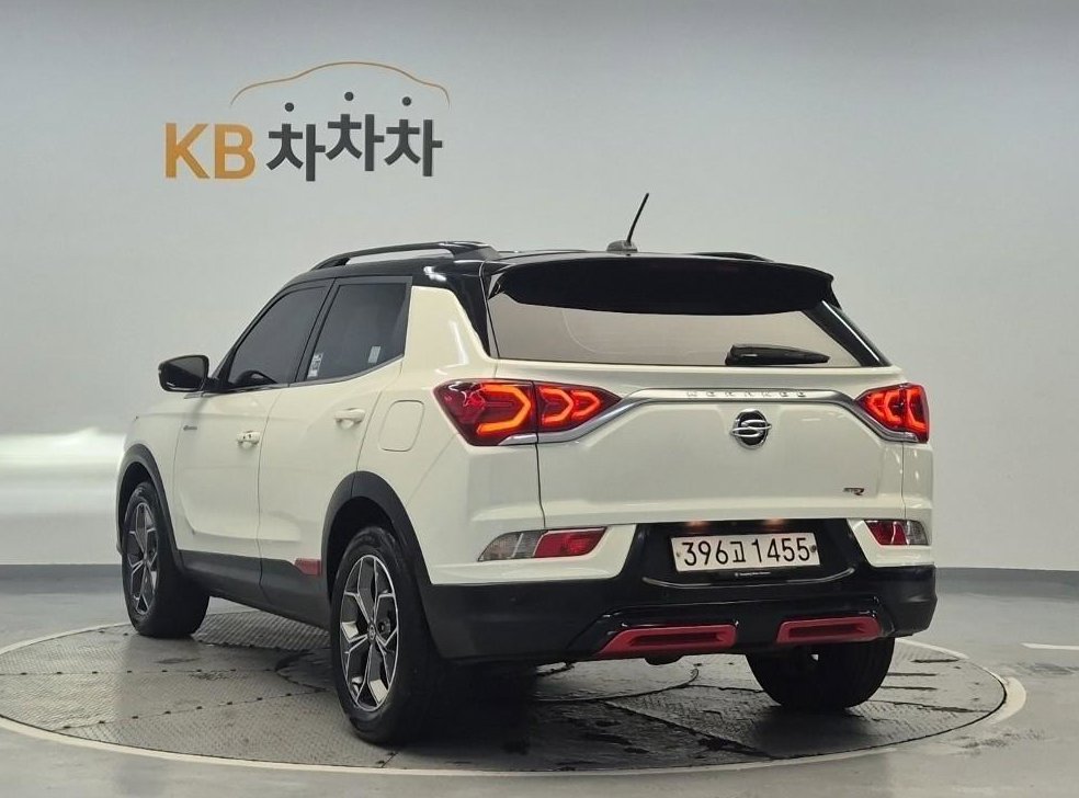 KG모빌리티(쌍용)  코란도 4WD 가솔린 1.5 R-플러스 사진 2