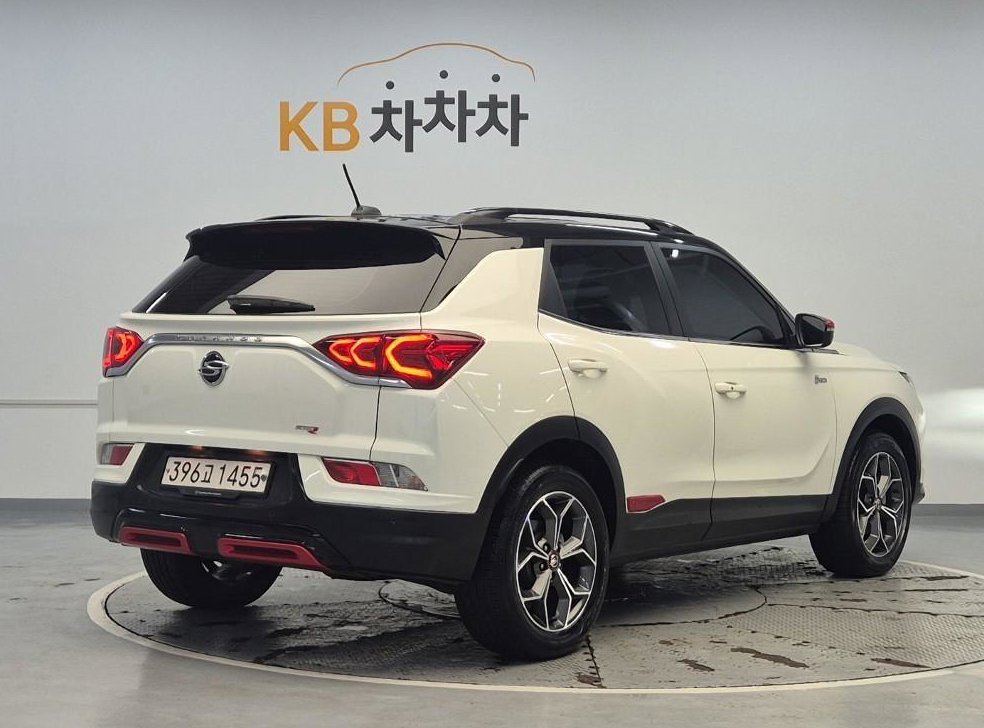 KG모빌리티(쌍용)  코란도 4WD 가솔린 1.5 R-플러스 사진 3